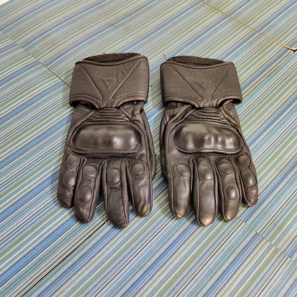 Dainese men's size small black motorcycle leather gloves